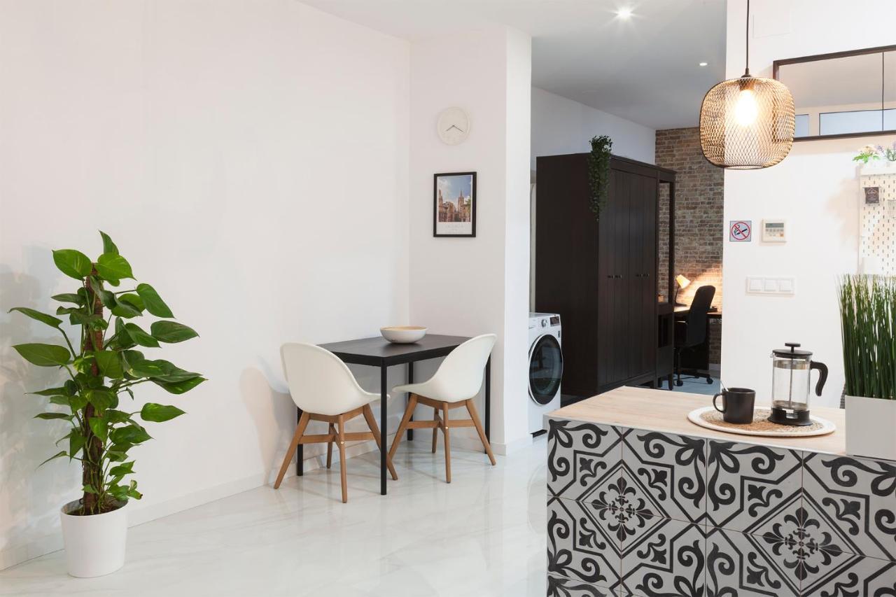 Artistic Digital Retreat-Great Location Near Metro Apartment บาเลนเซีย ภายนอก รูปภาพ